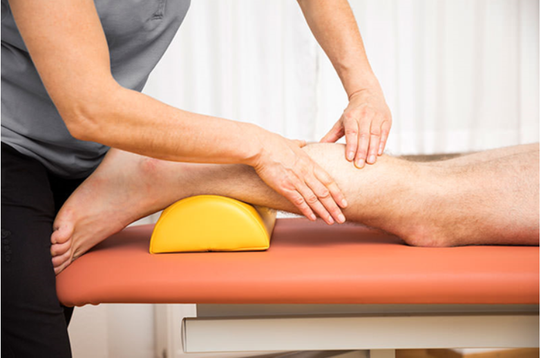Physical Therapy or Chiropractic Care? We Explain the Difference